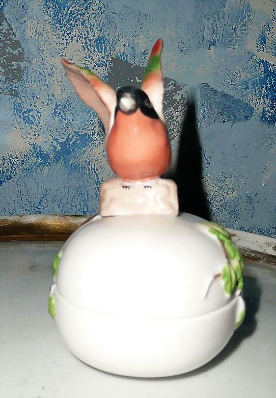 Beautiful 'Semco' Bird Covered Box Beautiful 'Semco' Bird Covered Box