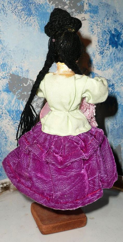 Pretty Composition Head Hand-Painted Vintage Bolivian Girl Pretty Composition Head Hand-Painted Vintage Bolivian Girl