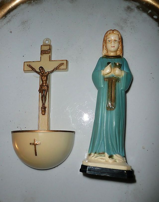Vintage Baby Jesus and Crucifix Font Vintage Baby Jesus and Crucifix Font