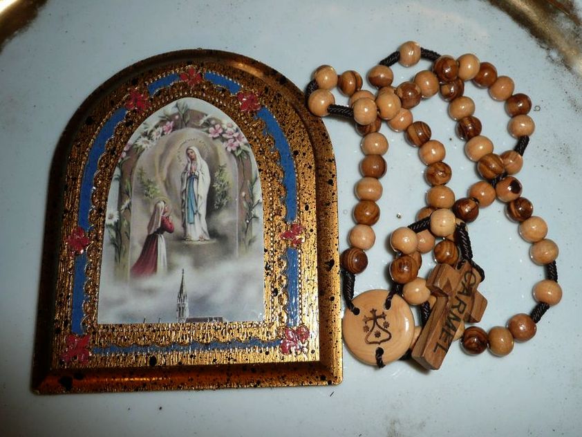 Fatima Wood Plaque with Mt. Carmel Olive Wood Rosary Fatima Wood Plaque with Mt. Carmel Olive Wood Rosary