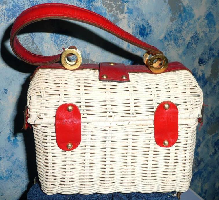 1960's ENCORE Red Leather White Plastic Straw Purse 1960's ENCORE Red Leather White Plastic Straw Purse