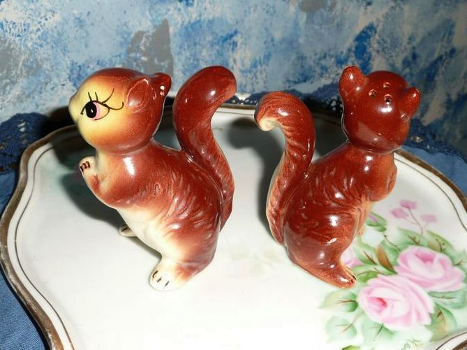 Kenmar Set of Squirrels Salt and Pepper Shakers Kenmar Set of Squirrels Salt and Pepper Shakers