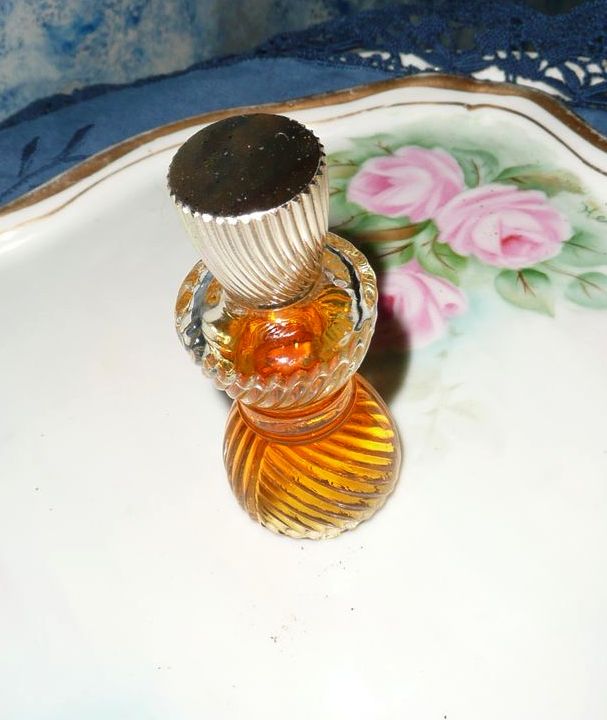 Small AVON Perfume Bottle Small AVON Perfume Bottle
