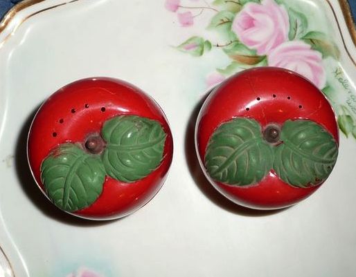 1950's Plastic Apple Shaped Shakers 1950's Plastic Apple Shaped Shakers