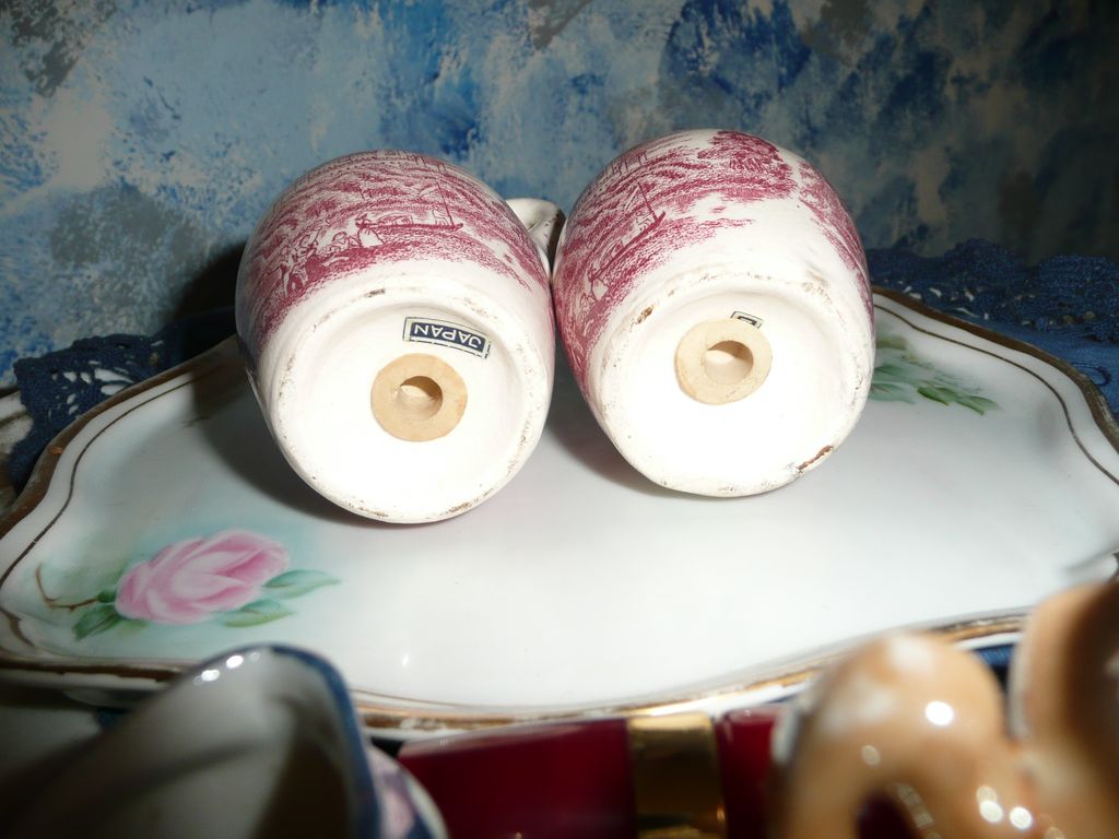 Vintage Water Jars Salt and Pepper Shakers Vintage Water Jars Salt and Pepper Shakers