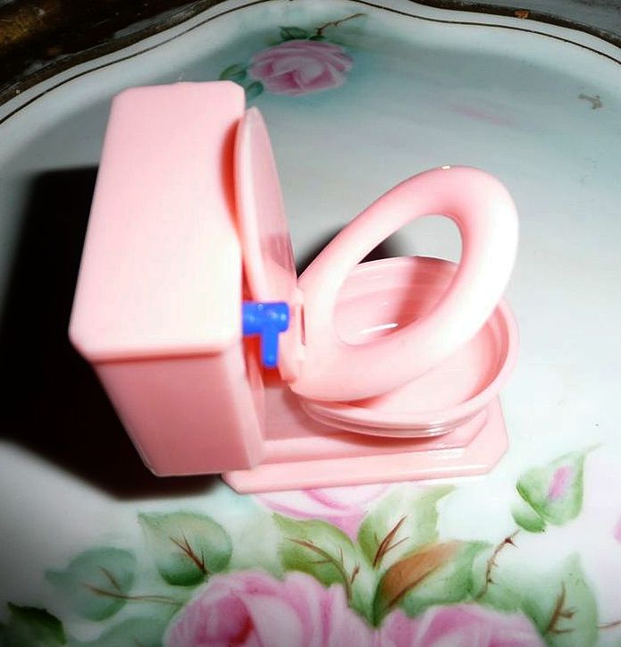 Tootsie Toy Pink Toilet by Arenwall of Canada 1946 Tootsie Toy Pink Toilet by Arenwall of Canada 1946