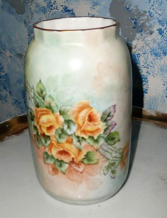 Romantic German Yellow Roses Vase Romantic German Yellow Roses Vase
