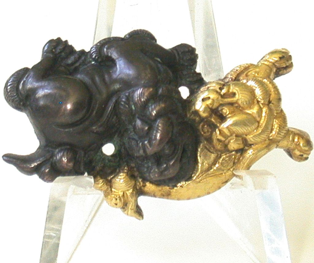 18K Gold & Bronze Meiji Period Fighting Foo Dog Metal Mounts 18K Gold & Bronze Meiji Period Fighting Foo Dog Metal Mounts