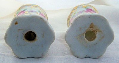 Handpainted Salt & Pepper Shaker with Floral Decoration Handpainted Salt & Pepper Shaker with Floral Decoration