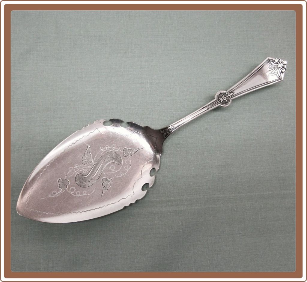Persian Silverplate Rogers Bros Large Pie Server Persian Silverplate Rogers Bros Large Pie Server