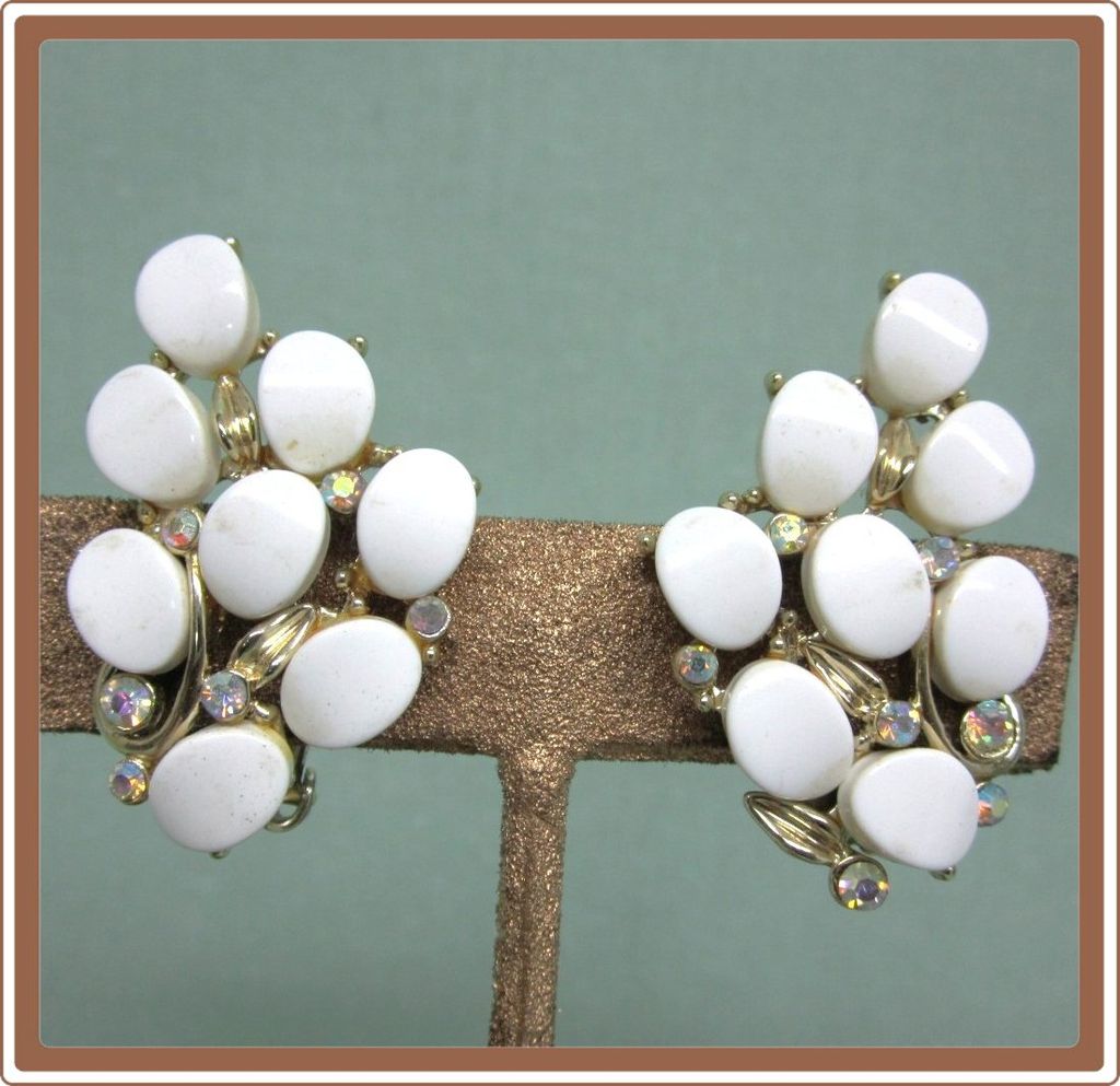 Kramer White Thermoset Aurora Borealis Rhinestone Earrings Kramer White Thermoset Aurora Borealis Rhinestone Earrings