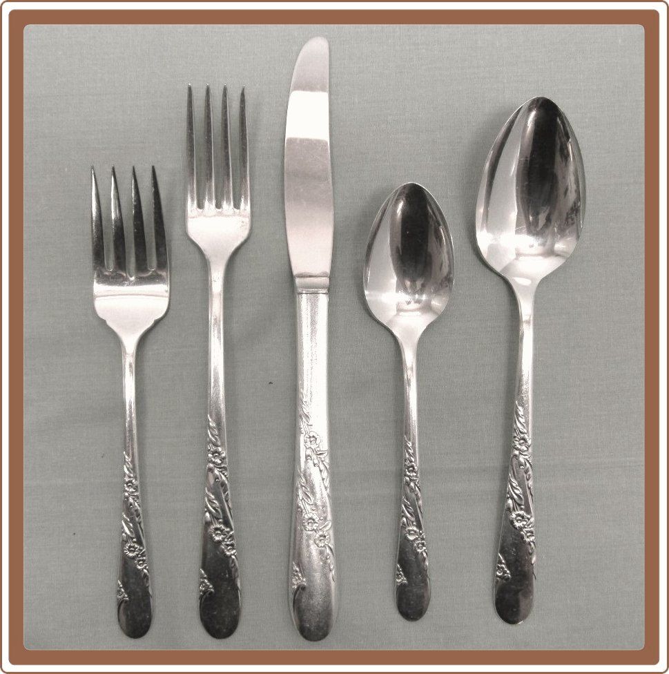 Bridal Wreath Silverplate Flatware Set Oneida Community Bridal Wreath Silverplate Flatware Set Oneida Community