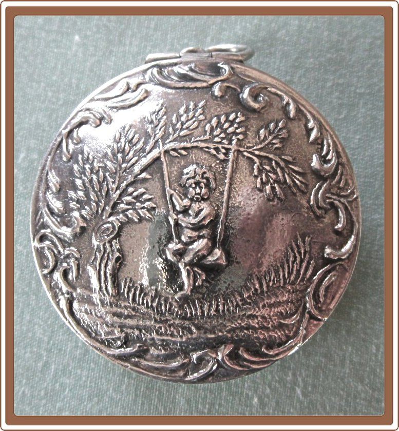 Sterling Silver Pill Box Cherub in Swing Sterling Silver Pill Box Cherub in Swing