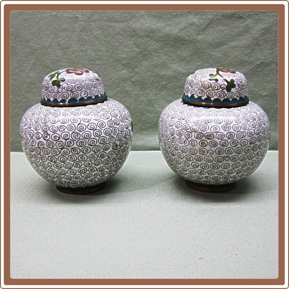Chinese Cloisonne Pair Covered Jars Original Case Chinese Cloisonne Pair Covered Jars Original Case