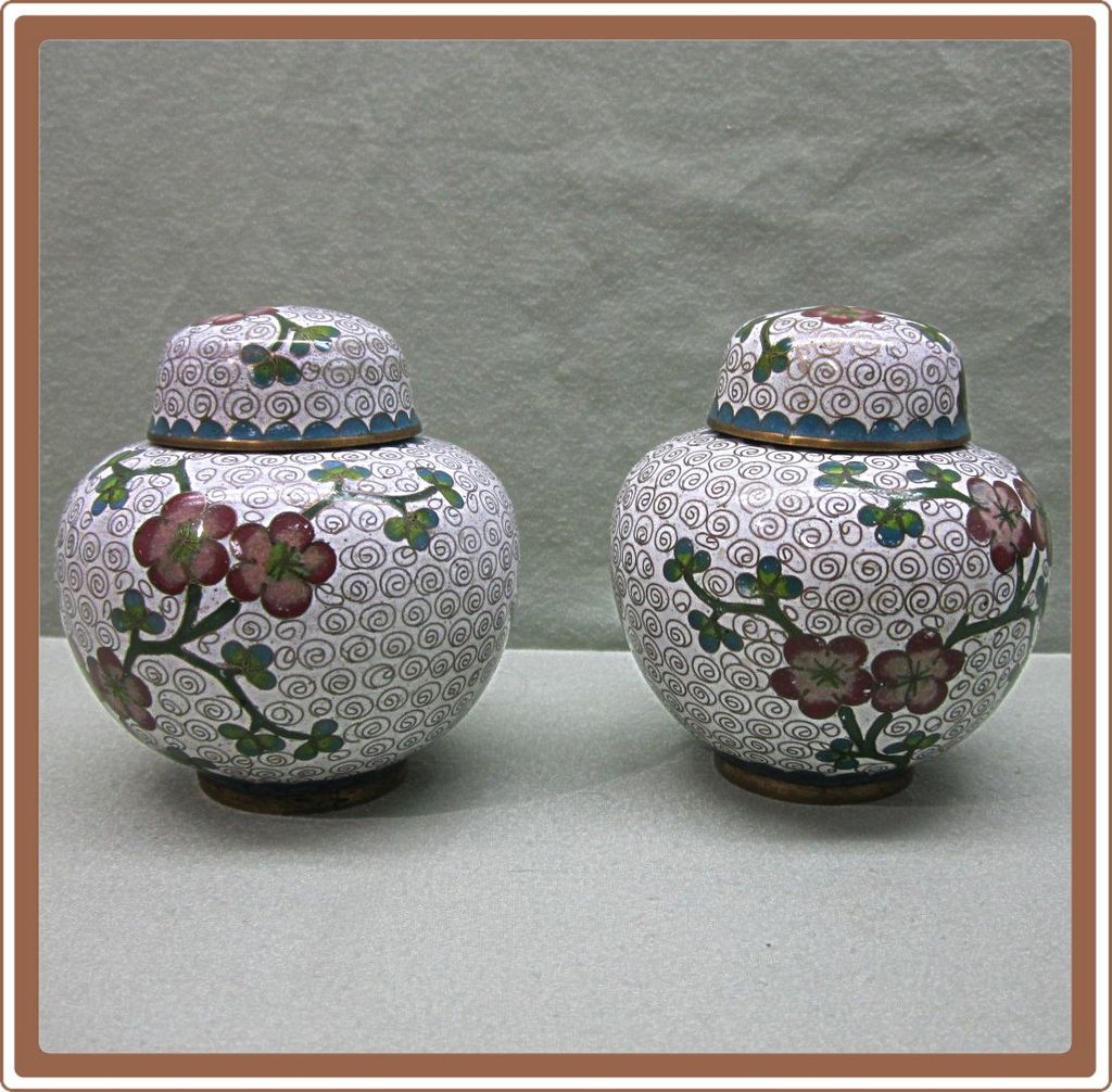 Chinese Cloisonne Pair Covered Jars Original Case Chinese Cloisonne Pair Covered Jars Original Case