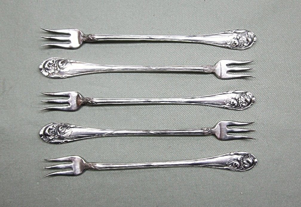 Flower de Luce Silverplated Cocktail Forks Oneida Community Flower de Luce Silverplated Cocktail Forks Oneida Community