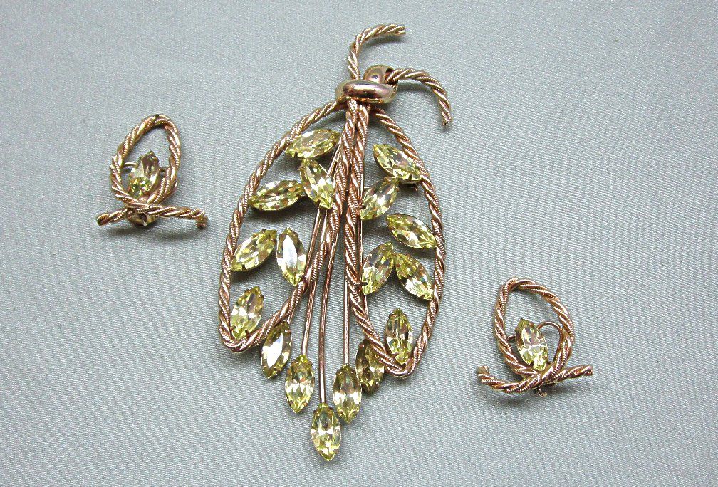 Napier Rhinestone Pin and Earrings Huge and Spectacular It Moves Napier Rhinestone Pin and Earrings Huge and Spectacular It Moves