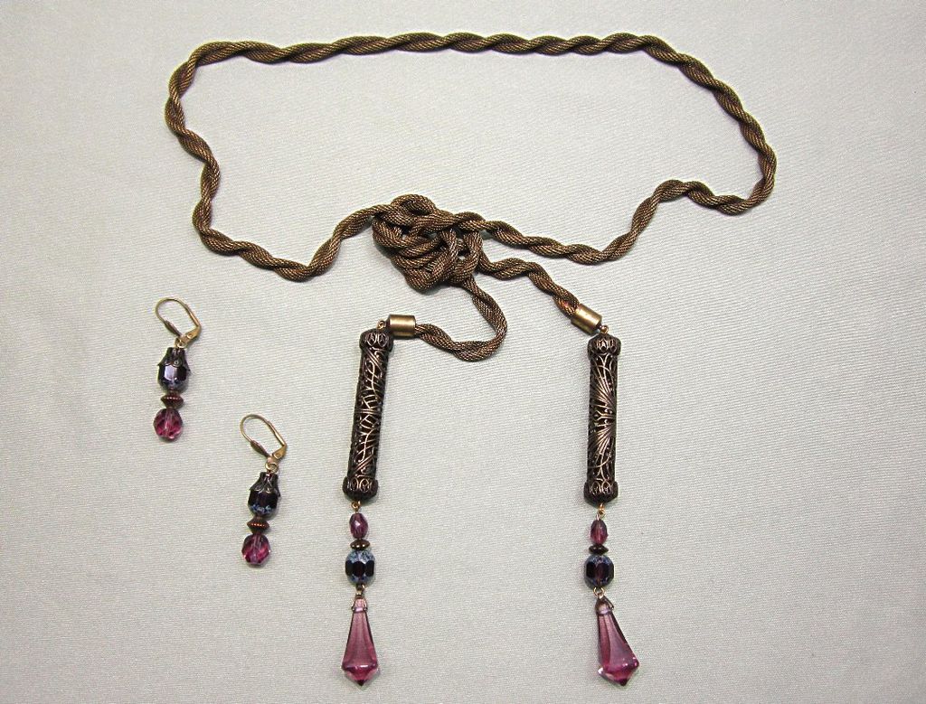 Vintage Mesh Lariat Necklace Purple Glass Drops with Matching Earrings Vintage Mesh Lariat Necklace Purple Glass Drops with Matching Earrings