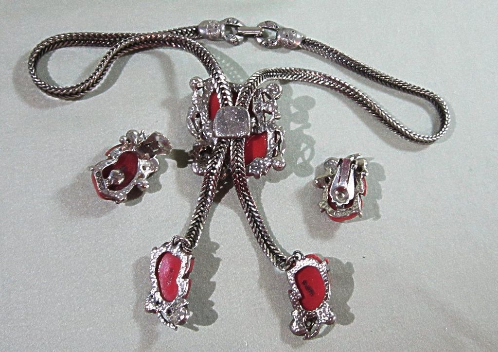 Selro Red Noh Mask Lariat Necklace and Earrings Selro Red Noh Mask Lariat Necklace and Earrings
