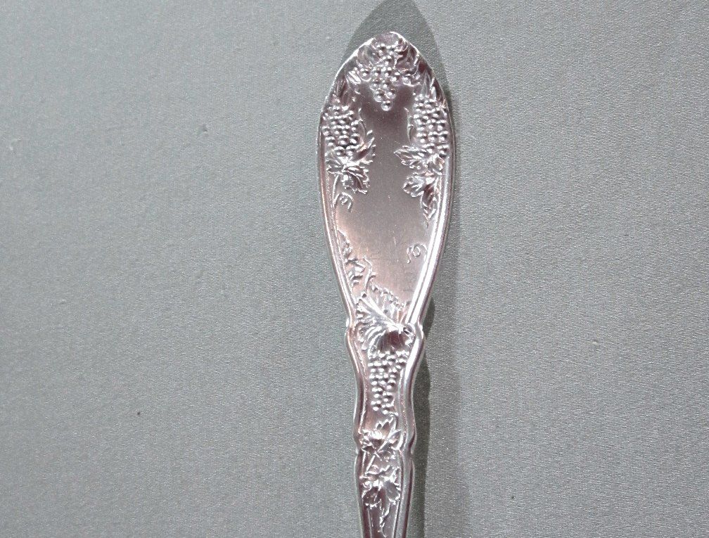 Wm Rogers La Concorde Silverplate Spoons Grape Pattern Wm Rogers La Concorde Silverplate Spoons Grape Pattern