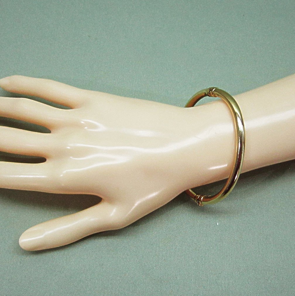 14K Gold Hinged Bangle Bracelet 14K Gold Hinged Bangle Bracelet