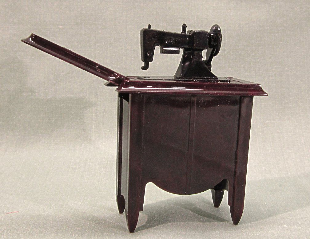 Ideal Plastic Dollhouse Sewing Machine Ideal Plastic Dollhouse Sewing Machine