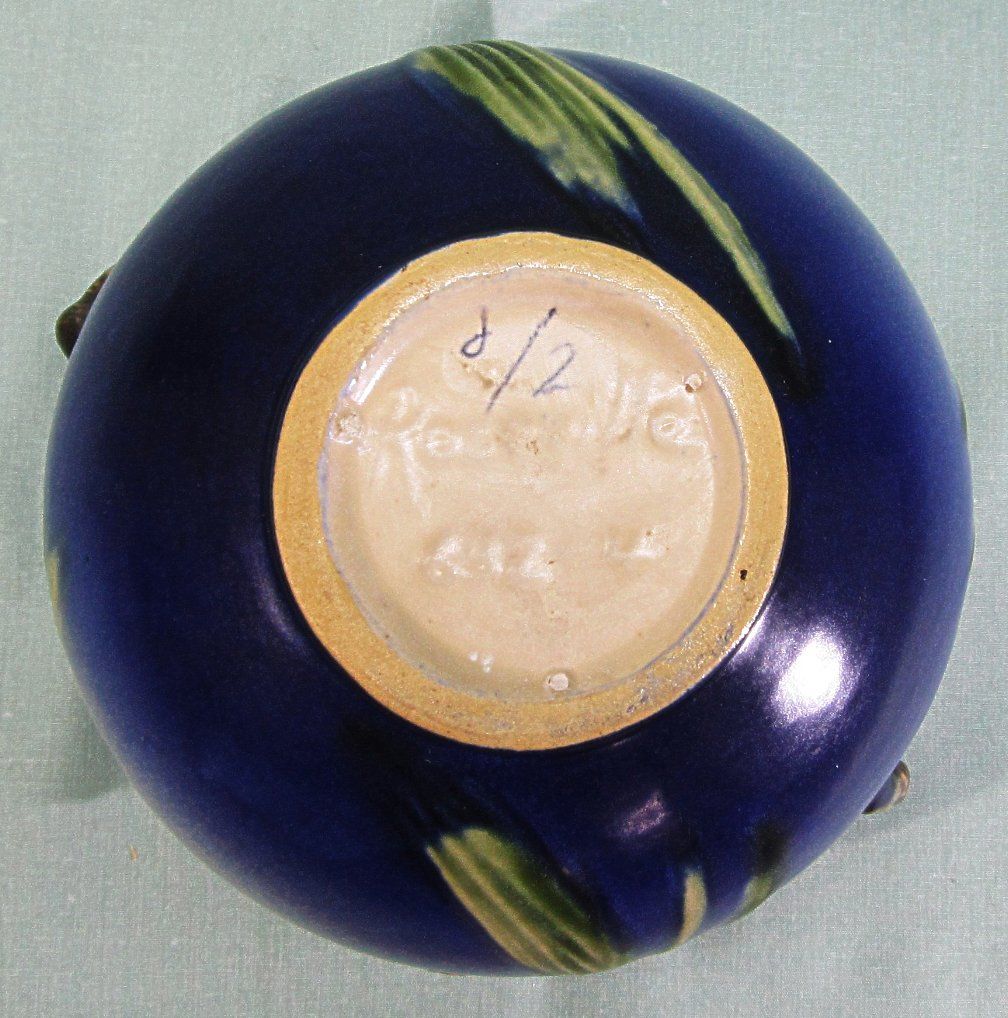 Roseville Blue Pinecone Small Jardiniere 632-4 Roseville Blue Pinecone Small Jardiniere 632-4