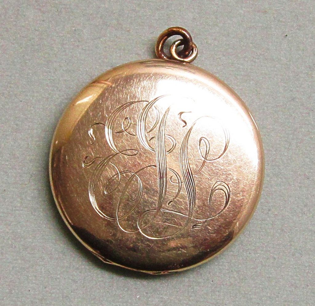 Old Elgin American Gold Shell Locket Birds and Flowers Old Elgin American Gold Shell Locket Birds and Flowers