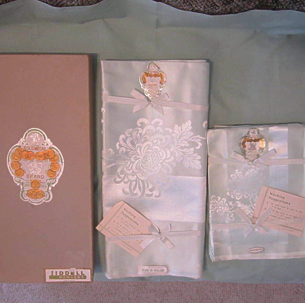 Mint Green Irish Linen Tablecloth and Napkins Original Box Mint Green Irish Linen Tablecloth and Napkins Original Box