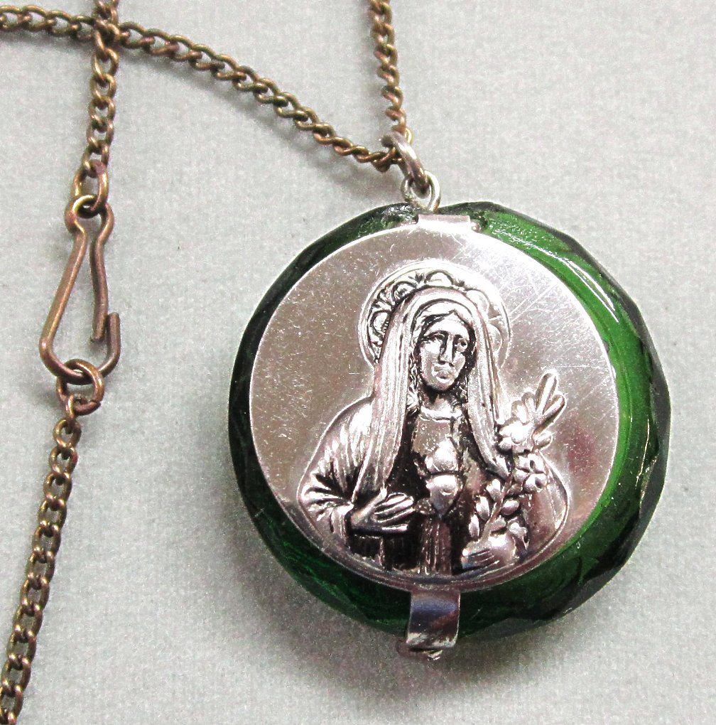 Catholic Miniature Rosary in Green Glass Case Blessed Virgin Mary Catholic Miniature Rosary in Green Glass Case Blessed Virgin Mary
