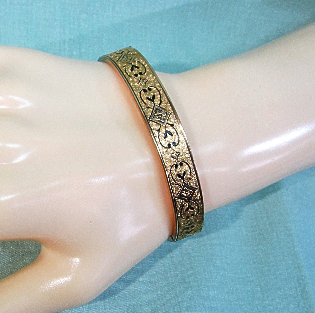 Dunn Brothers Taille d'epargne Gold Filled Hinged Bracelet Dunn Brothers Taille d'epargne Gold Filled Hinged Bracelet