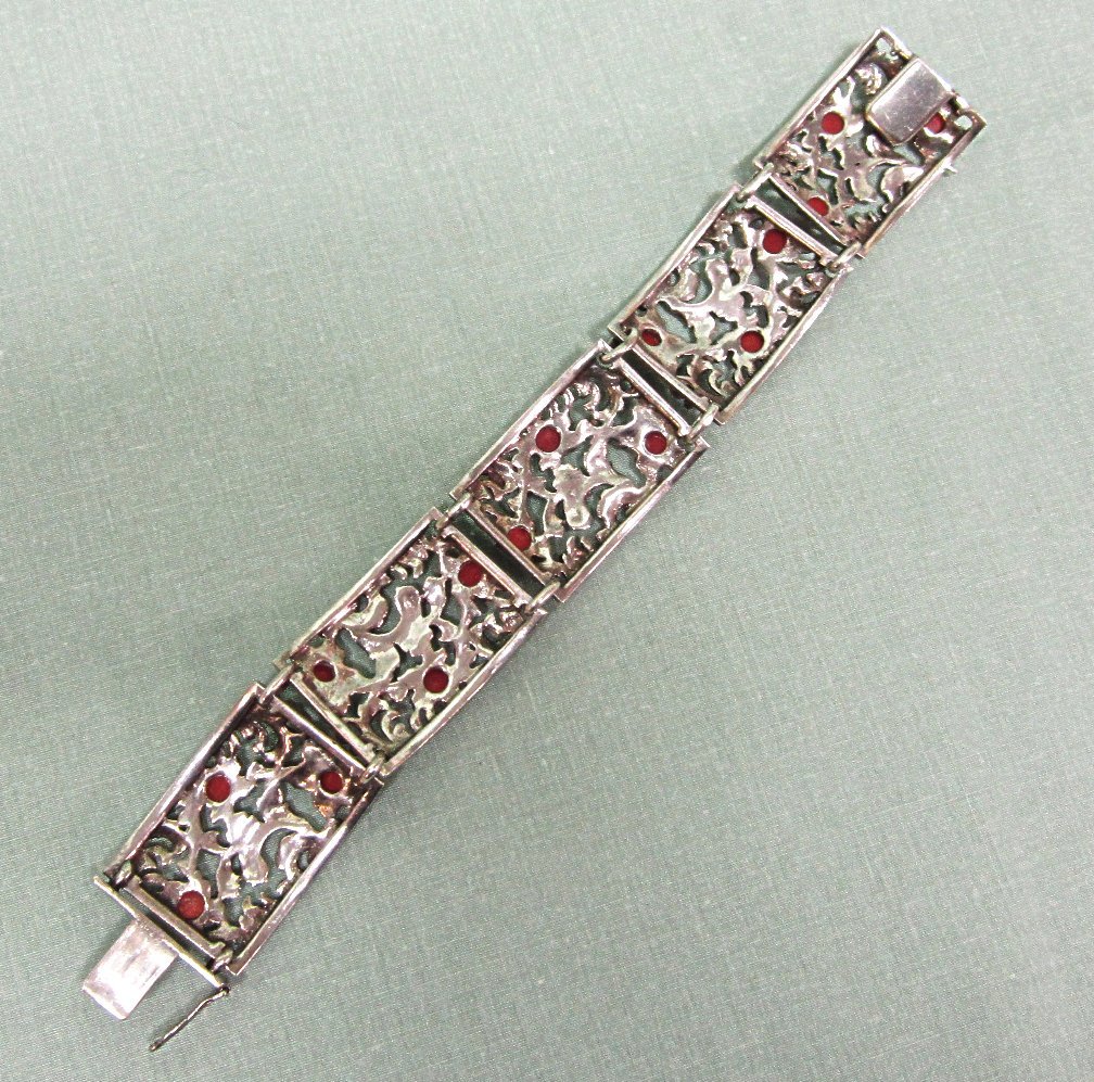 835 Silver Repousse Bracelet set with Coral 835 Silver Repousse Bracelet set with Coral