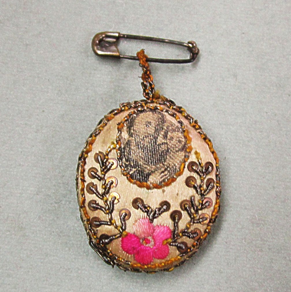 Very Old French Silk Embroidered Medal Scapular Sacred Heart of Jesus Very Old French Silk Embroidered Medal Scapular Sacred Heart of Jesus