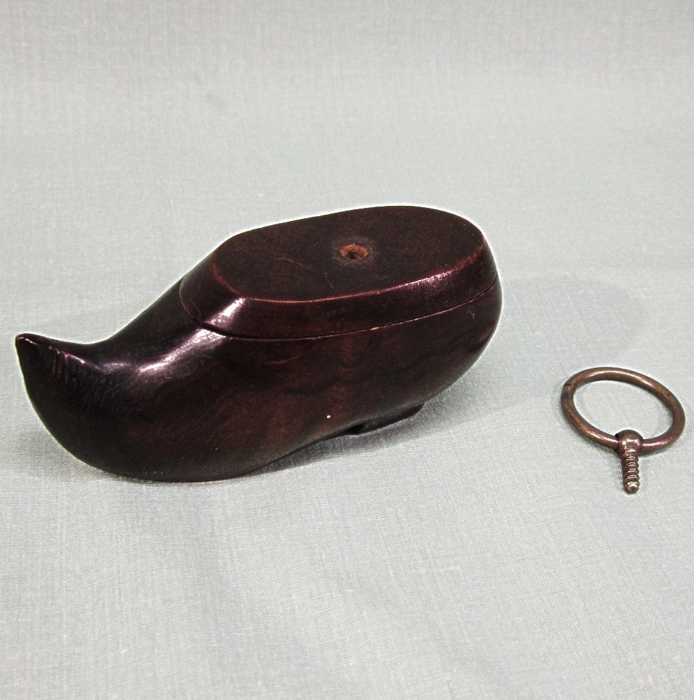 Antique Wood Elf Shoe Snuff Box Treenware Antique Wood Elf Shoe Snuff Box Treenware