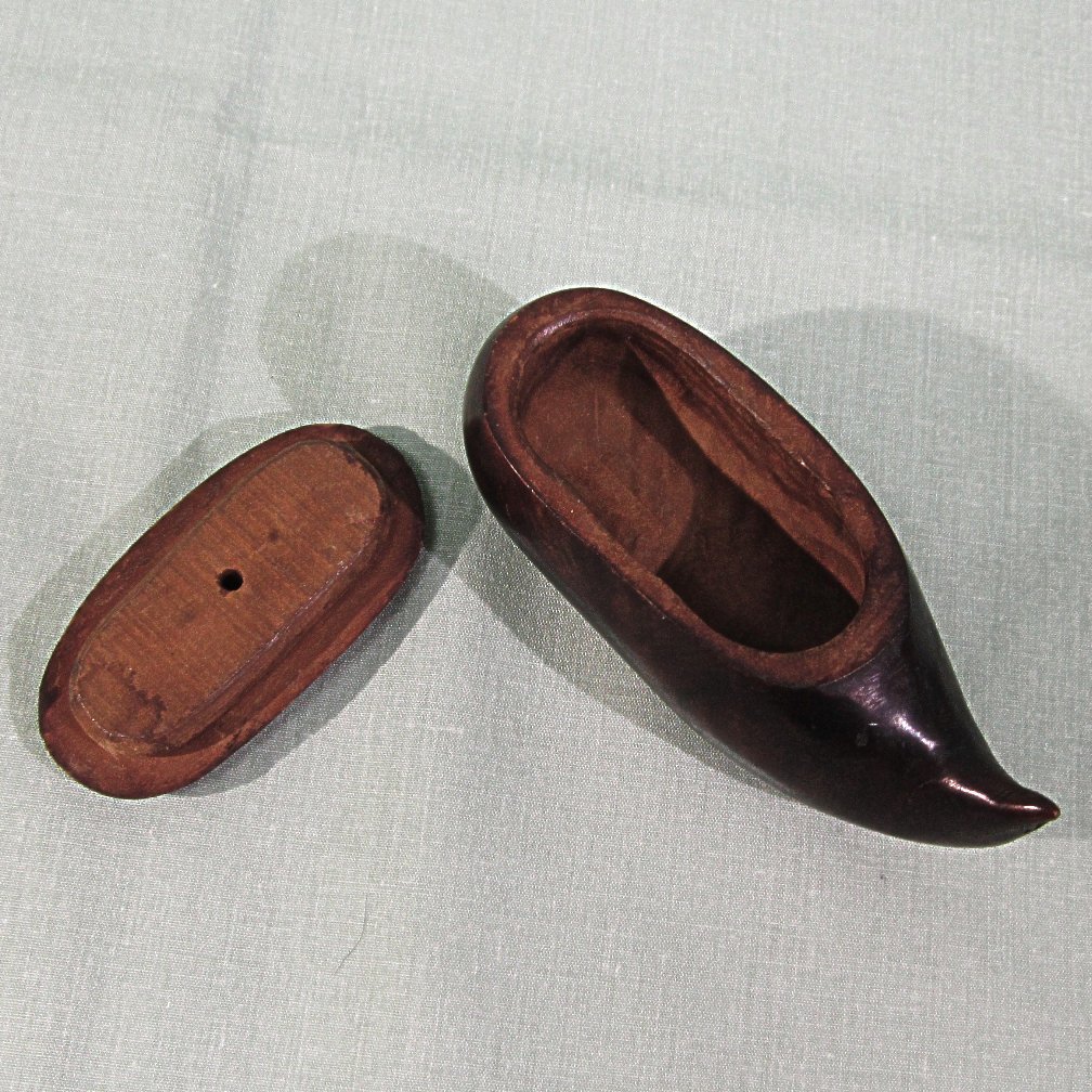 Antique Wood Elf Shoe Snuff Box Treenware Antique Wood Elf Shoe Snuff Box Treenware