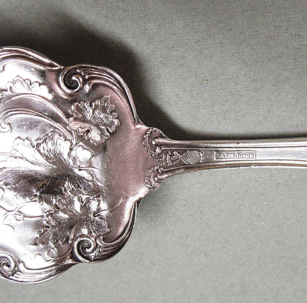 International Silver Moselle Grape Cold Meat Fork Serving Piece International Silver Moselle Grape Cold Meat Fork Serving Piece
