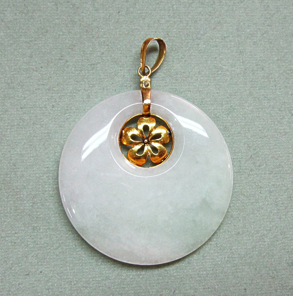 14K Gold and Jade Circle Pendant Lotus Flower 14K Gold and Jade Circle Pendant Lotus Flower