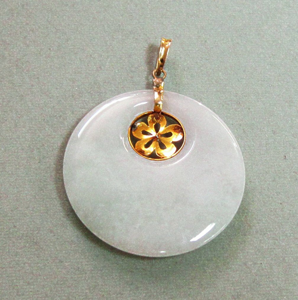 14K Gold and Jade Circle Pendant Lotus Flower 14K Gold and Jade Circle Pendant Lotus Flower