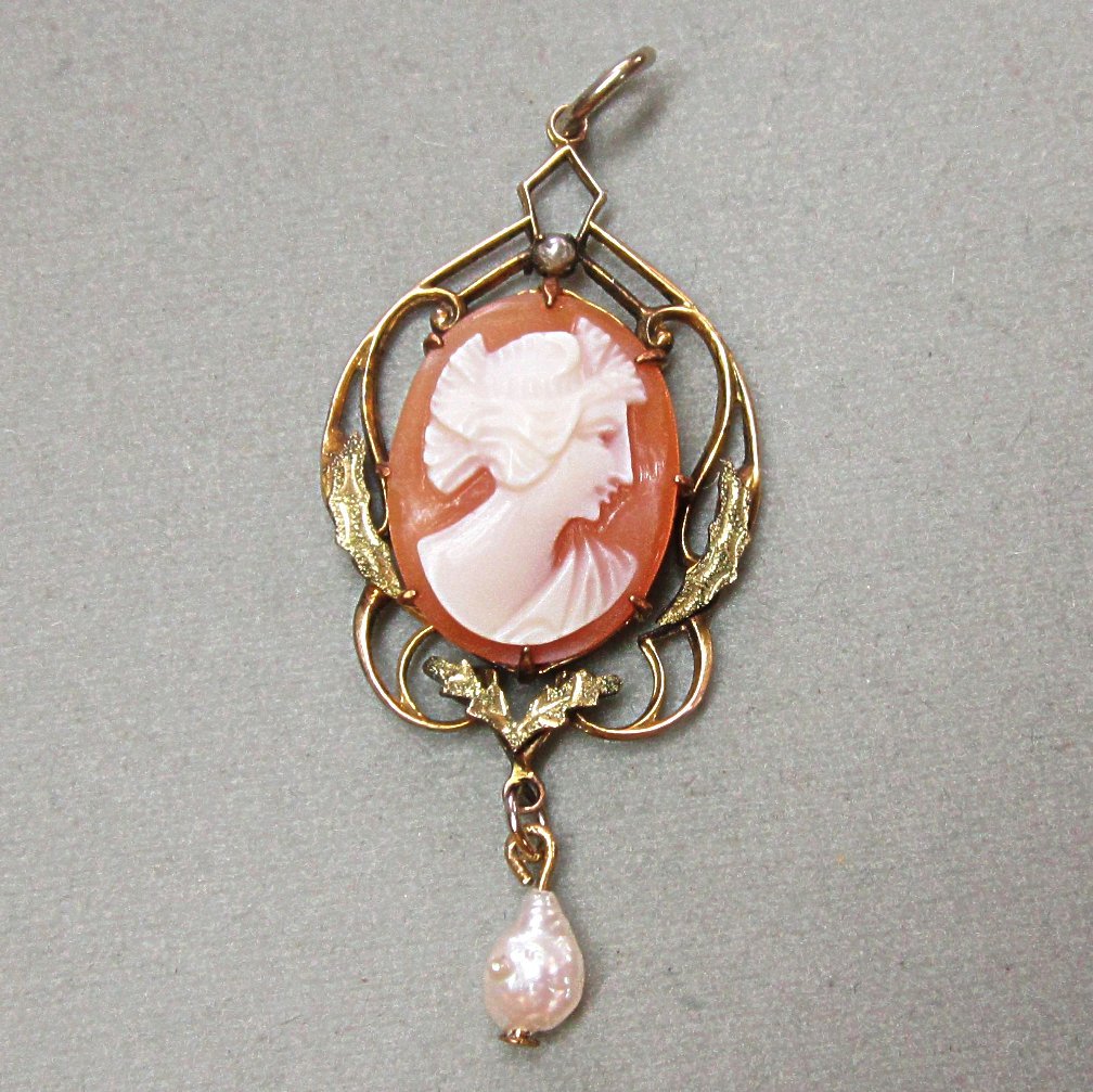Carved Shell Cameo Lavaliere Pendant Pearl Drop Carved Shell Cameo Lavaliere Pendant Pearl Drop