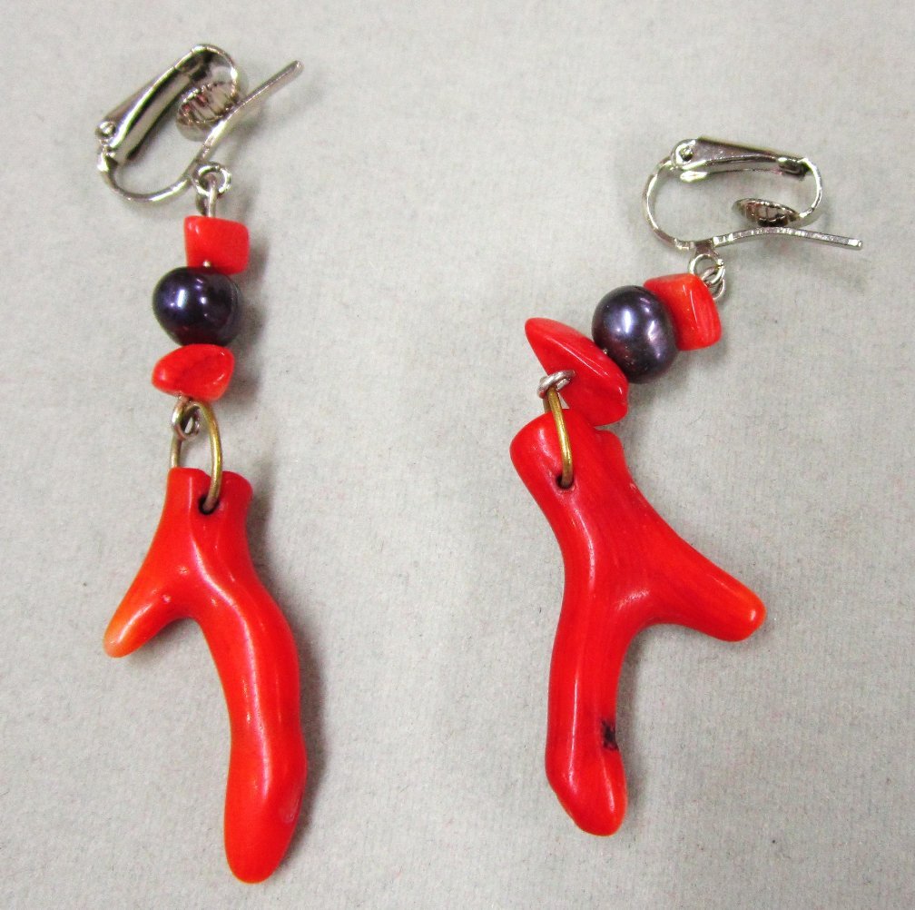 Vintage Branch Coral and Pearl Clip Earrings Vintage Branch Coral and Pearl Clip Earrings