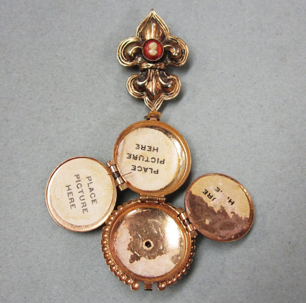 Four Picture Locket Fleur De Lis Cameo Four Picture Locket Fleur De Lis Cameo