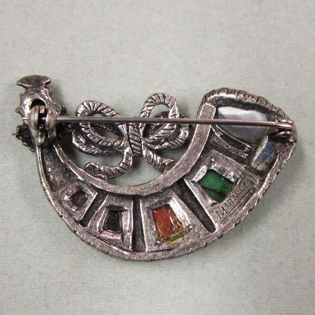 Vintage Miracle Scottish Hunting Horn Pin Brooch Vintage Miracle Scottish Hunting Horn Pin Brooch