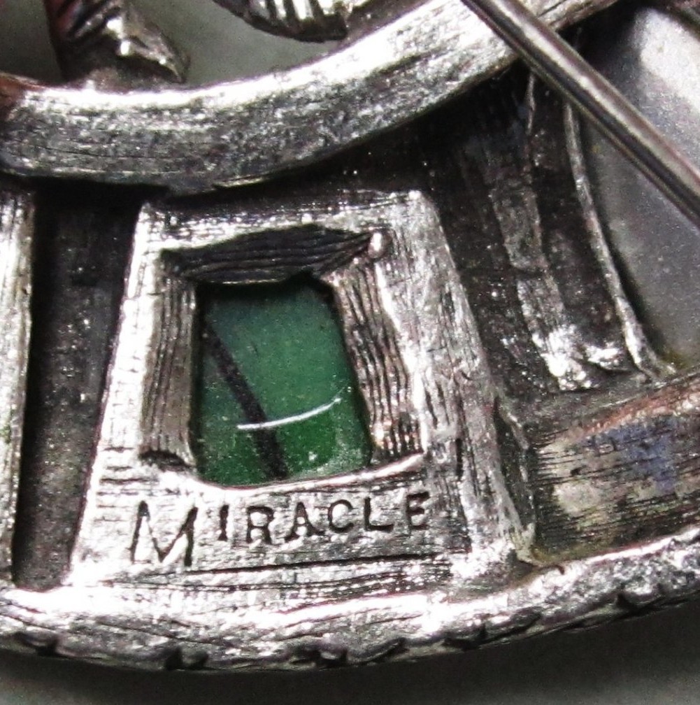 Vintage Miracle Scottish Hunting Horn Pin Brooch Vintage Miracle Scottish Hunting Horn Pin Brooch