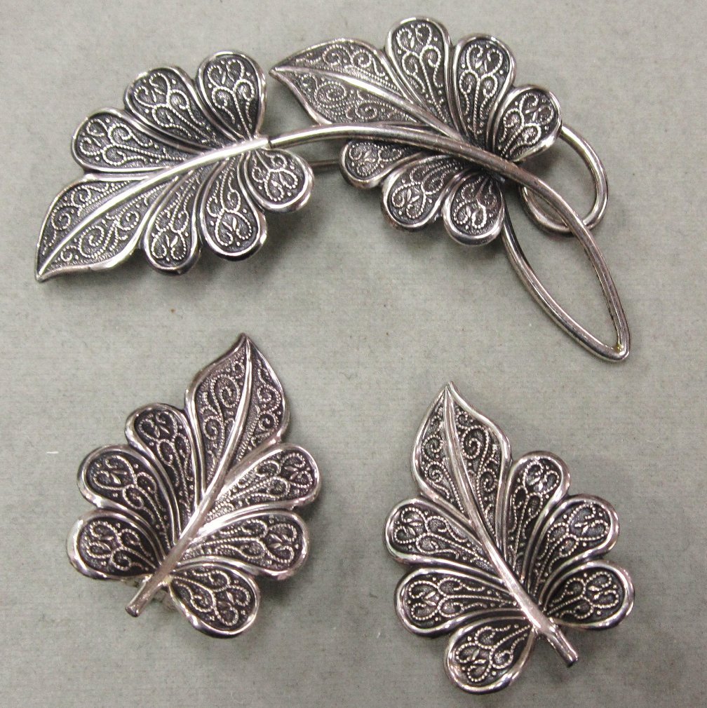 Beau Sterling Silver Lacy Leaf Pin and Earrings Beau Sterling Silver Lacy Leaf Pin and Earrings