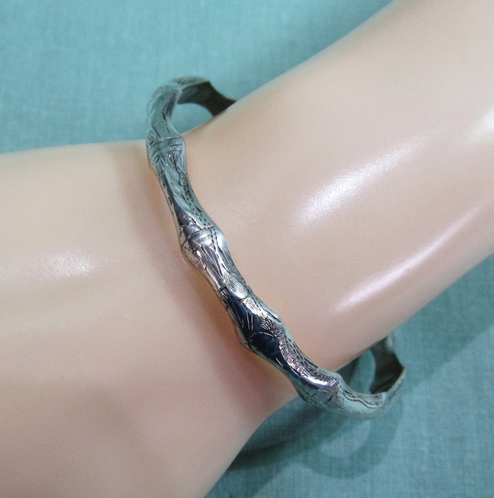Sterling Silver Bamboo Hinged Bangle Bracelet Sterling Silver Bamboo Hinged Bangle Bracelet