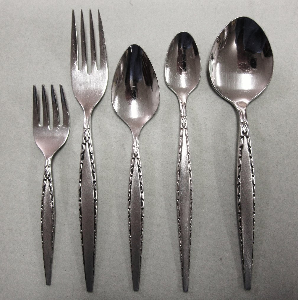 Vintage Oneida Venetia Pattern Stainless Steel Child's Feeding Set Vintage Oneida Venetia Pattern Stainless Steel Child's Feeding Set