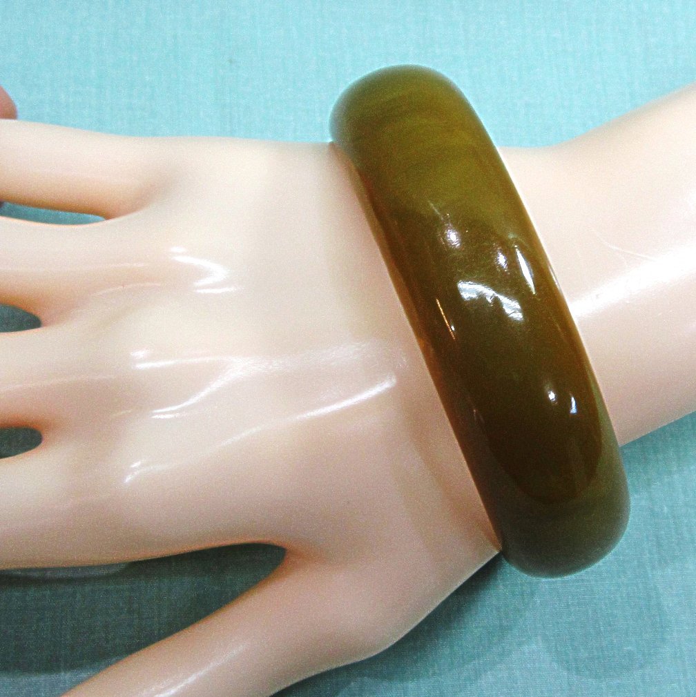 Chunky Bakelite Wide Bangle Bracelet Avocado Green Chunky Bakelite Wide Bangle Bracelet Avocado Green