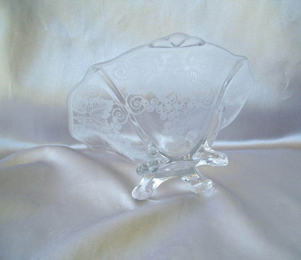 Cambridge Glass Grape Etch Dish Cambridge Glass Grape Etch Dish