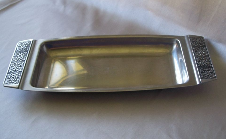 Stanley Roberts Velet Bread Platter And Covered Butter Dish Stanley Roberts Velet Bread Platter And Covered Butter Dish