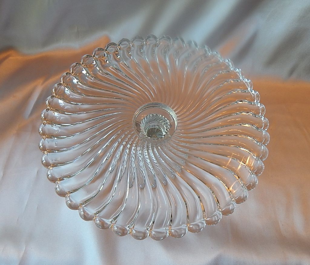 McKee Bros. Ball and Swirl Cake Stand McKee Bros. Ball and Swirl Cake Stand